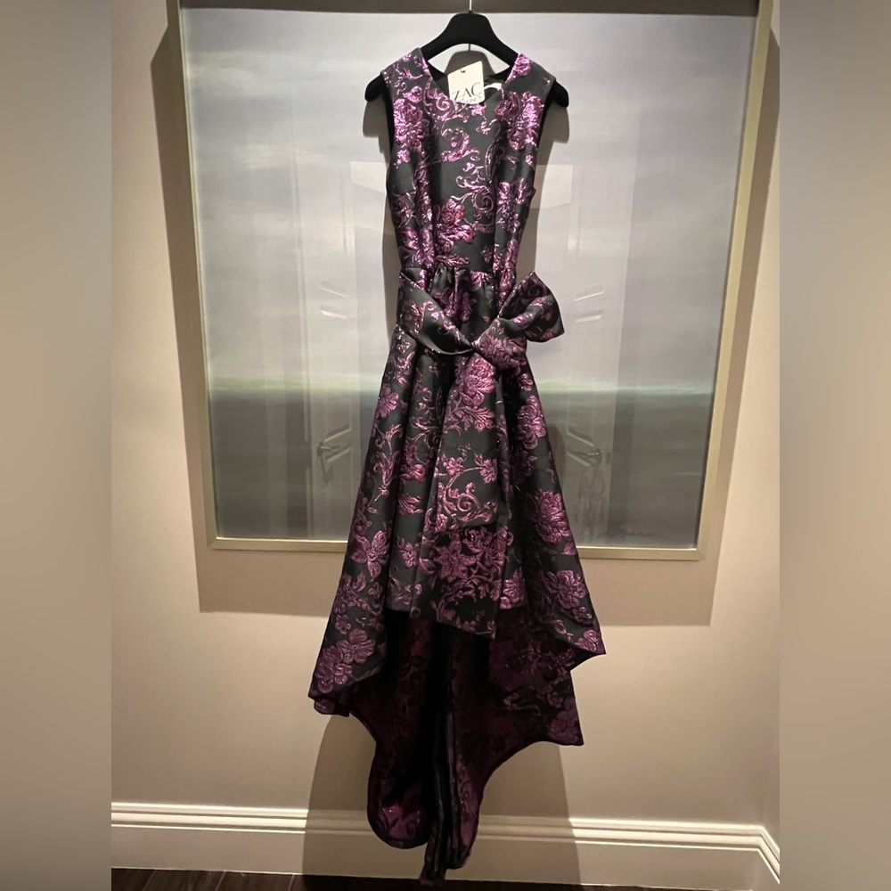 Zac Posen beautiful fabric long in the back.